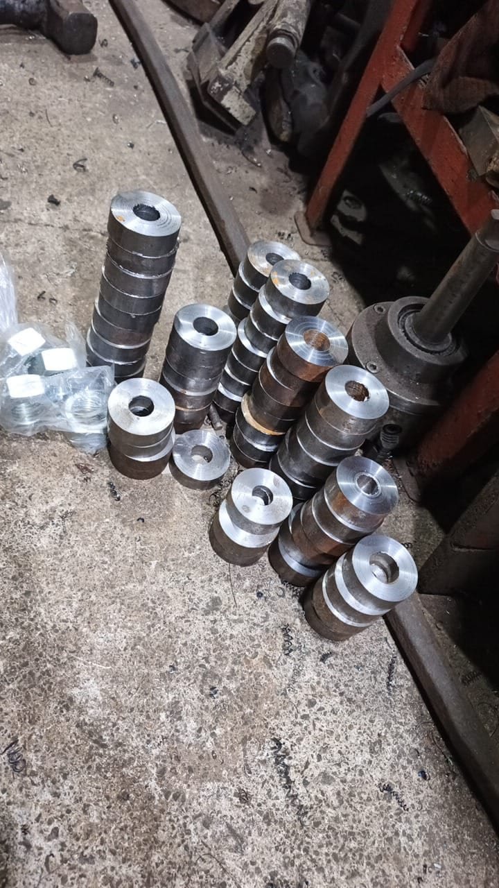 Komponen silinder hasil bubut Arutala Nusa Teknik Balikpapan